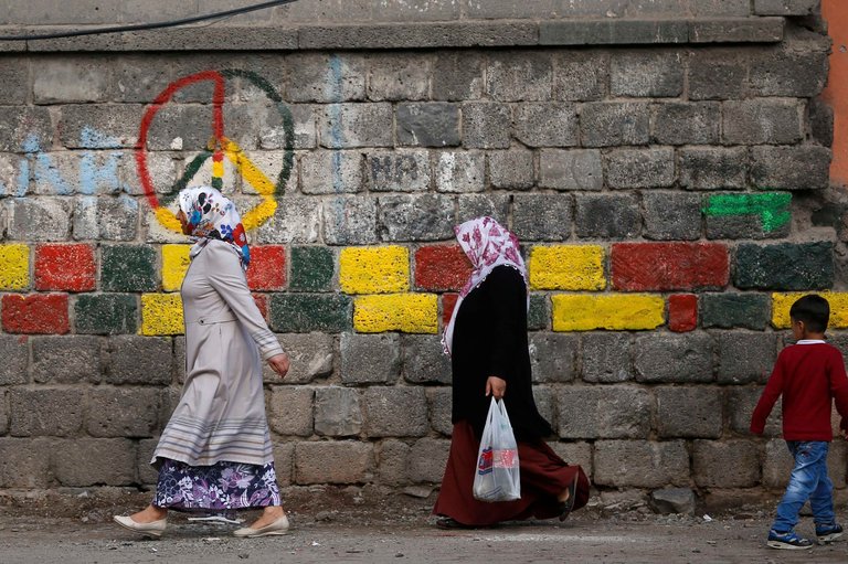 Crackdown in Turkey Threatens a Haven of Gender Equality Built by Kurds