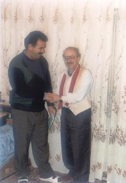 Öcalan'ı savunan her Kürt Öcalan'ın ihanet içinde olduğunu bilmelidir! / Alan Lezan